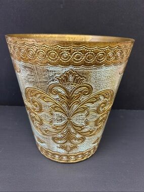 Vintage Hollywood Regency style Italian Florentine ornate gilt wastebasket